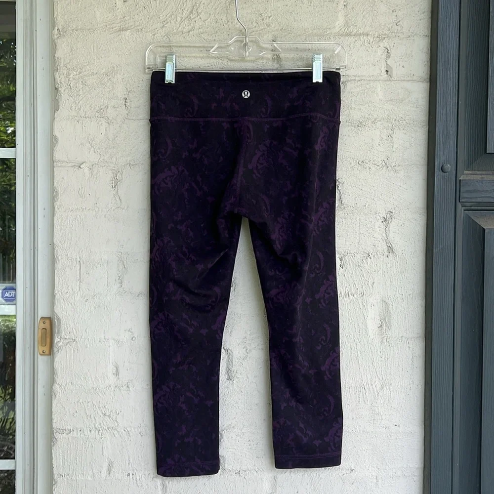 Lululemon Wunder Under Cropped Leggings Beautiful Baroque Deep Zinfandel Size 6